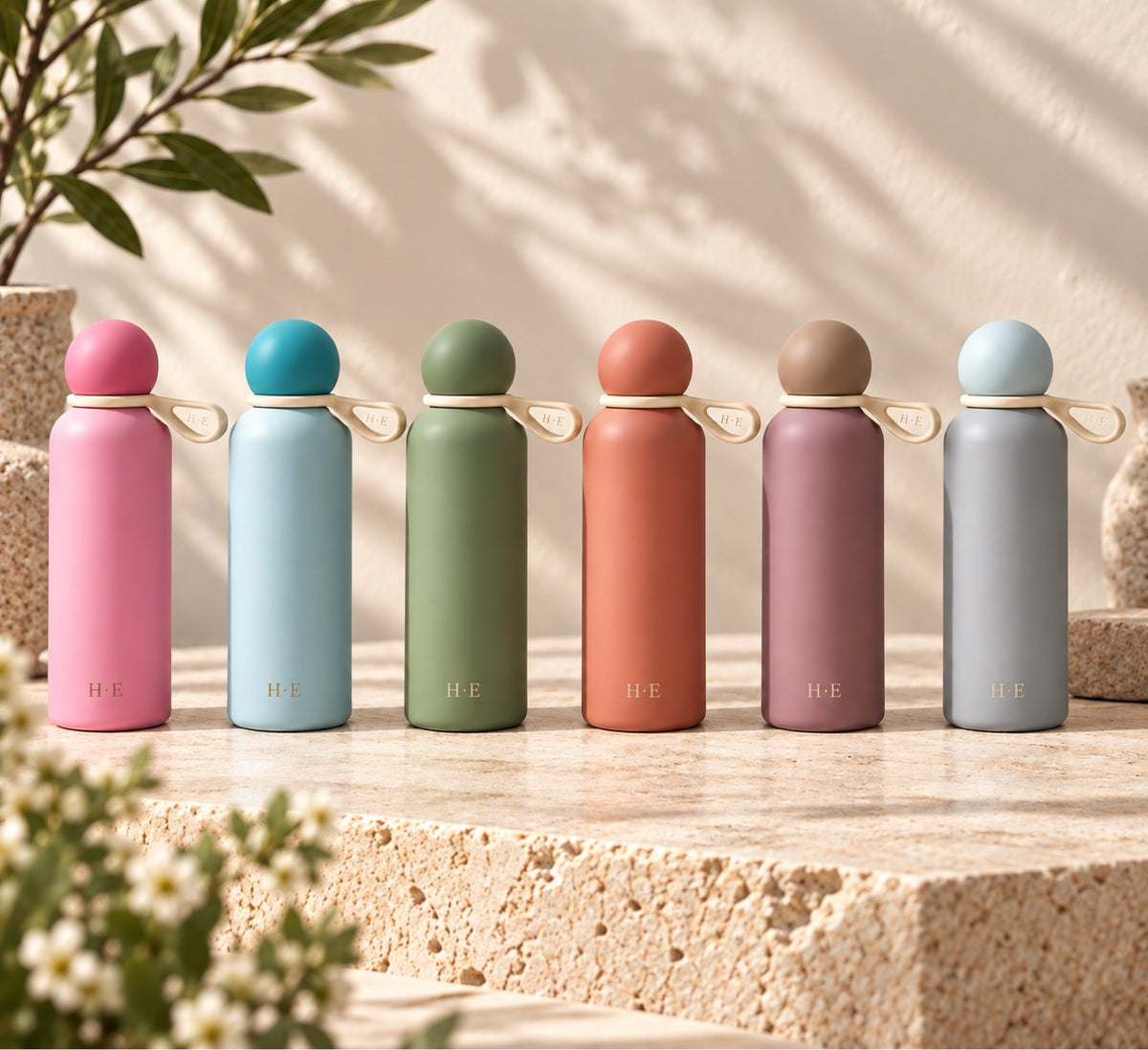 Färg Collection – all six 500 ml vacuum bottle colorways: Knopp, Hav, Lund, Koppar, Mullbär and Dimma